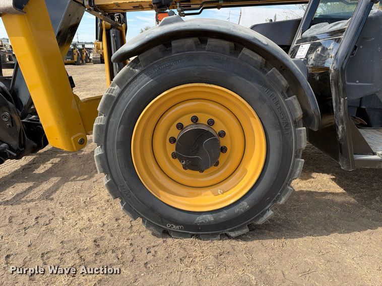 image for item FN3718 2014 Caterpillar TL943C telehandler