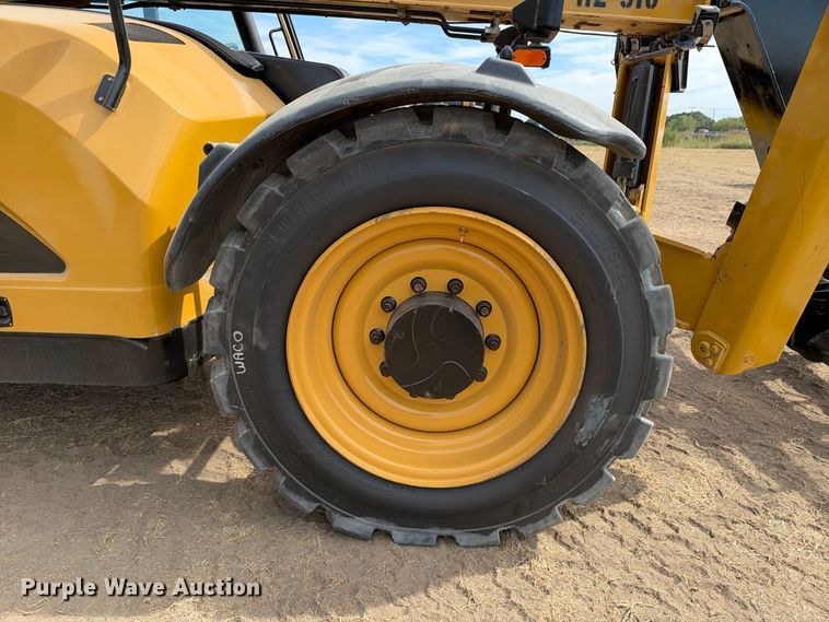 image for item FN3718 2014 Caterpillar TL943C telehandler