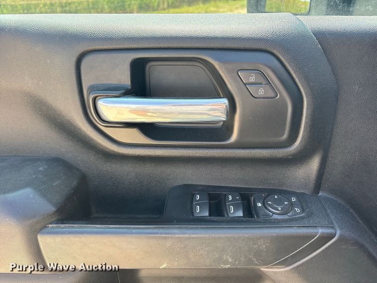 image for item FN3720 2021 GMC Sierra 2500 Crew Cab pickup truck