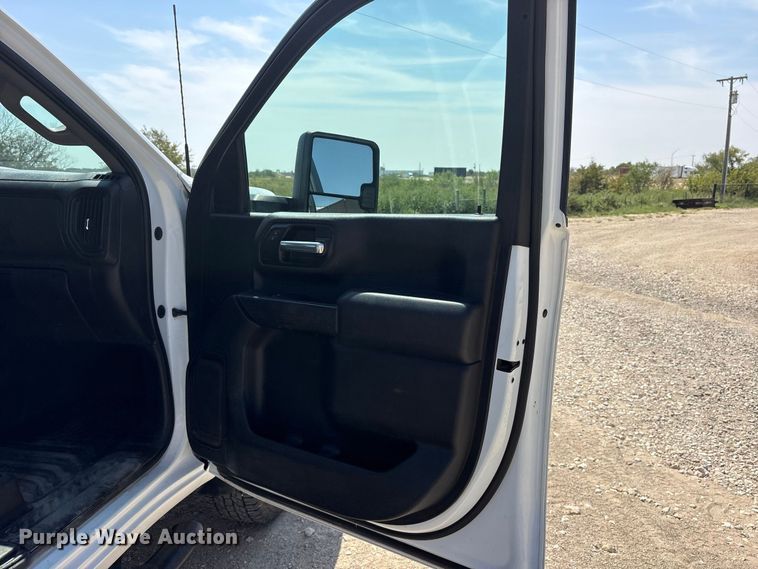 image for item FN3720 2021 GMC Sierra 2500 Crew Cab pickup truck