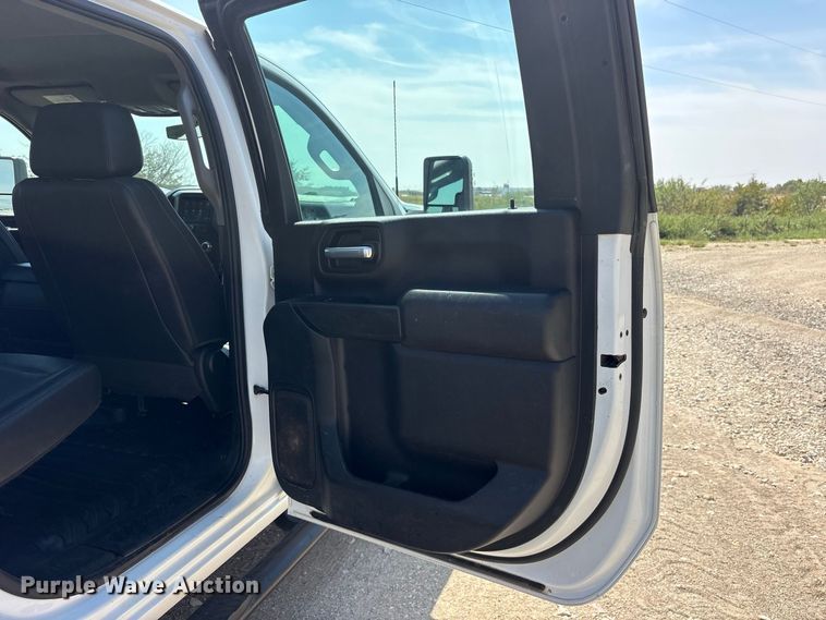 image for item FN3720 2021 GMC Sierra 2500 Crew Cab pickup truck