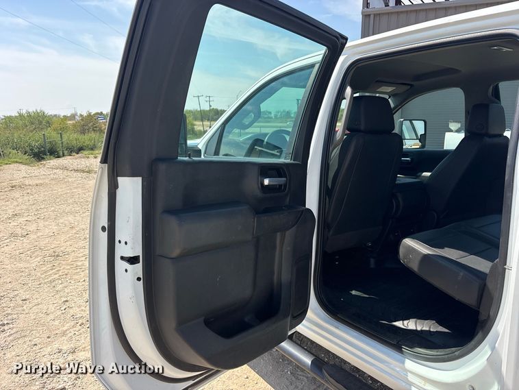 image for item FN3720 2021 GMC Sierra 2500 Crew Cab pickup truck
