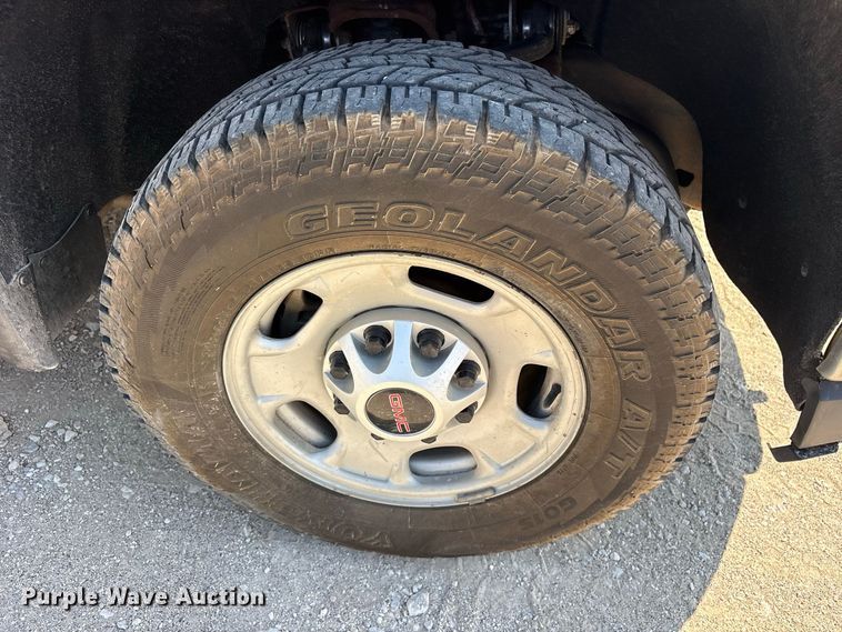image for item FN3720 2021 GMC Sierra 2500 Crew Cab pickup truck