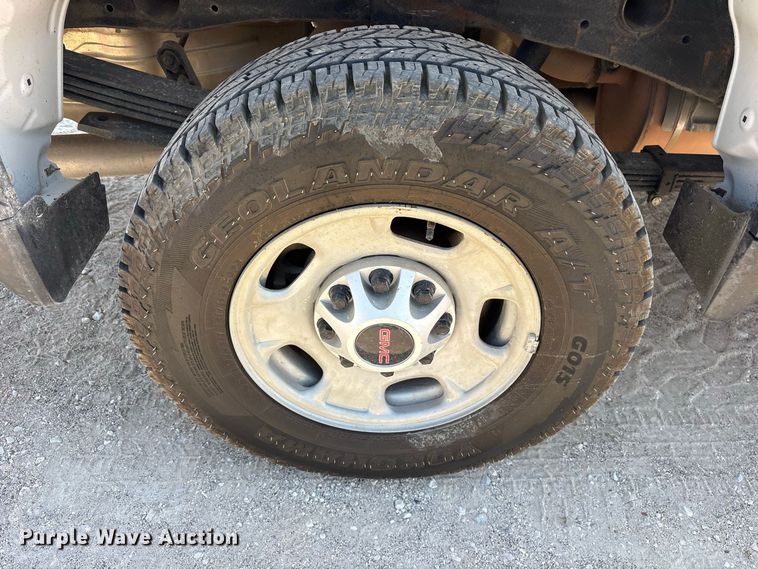 image for item FN3720 2021 GMC Sierra 2500 Crew Cab pickup truck