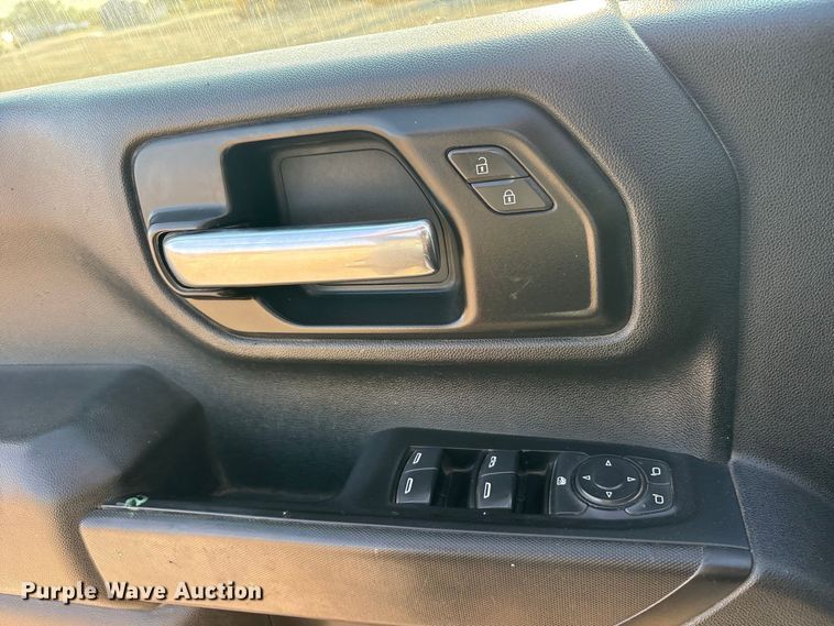 image for item FN3721 2021 GMC Sierra 2500 Crew Cab pickup truck