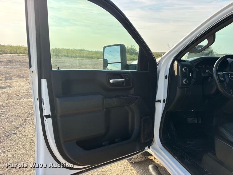 image for item FN3721 2021 GMC Sierra 2500 Crew Cab pickup truck