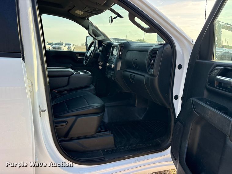 image for item FN3721 2021 GMC Sierra 2500 Crew Cab pickup truck