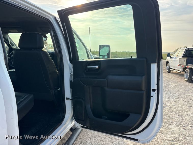 image for item FN3721 2021 GMC Sierra 2500 Crew Cab pickup truck