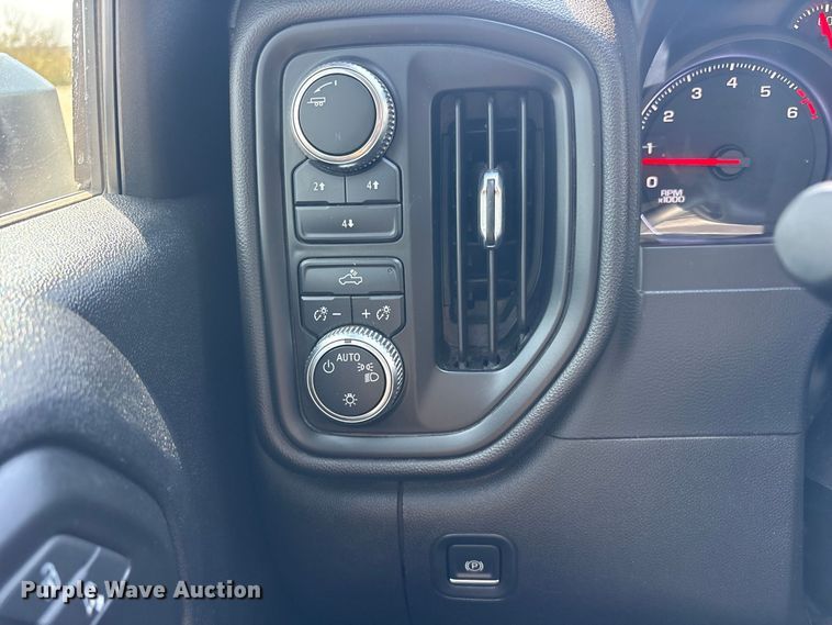 image for item FN3722 2021 GMC Sierra 2500 Crew Cab pickup truck