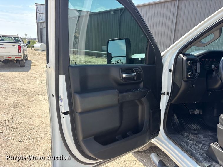 image for item FN3722 2021 GMC Sierra 2500 Crew Cab pickup truck