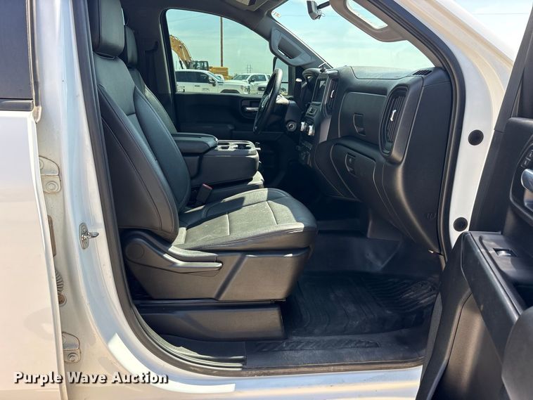 image for item FN3722 2021 GMC Sierra 2500 Crew Cab pickup truck