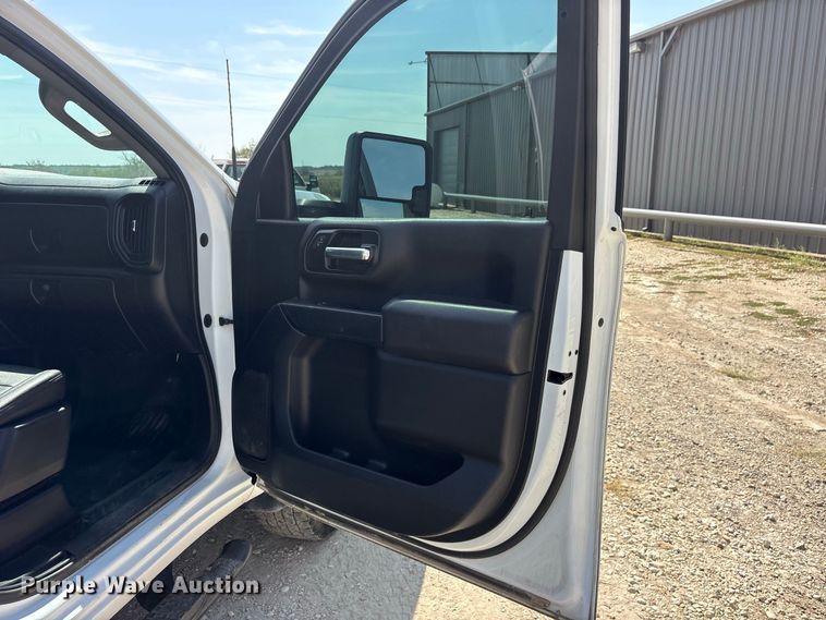 image for item FN3722 2021 GMC Sierra 2500 Crew Cab pickup truck