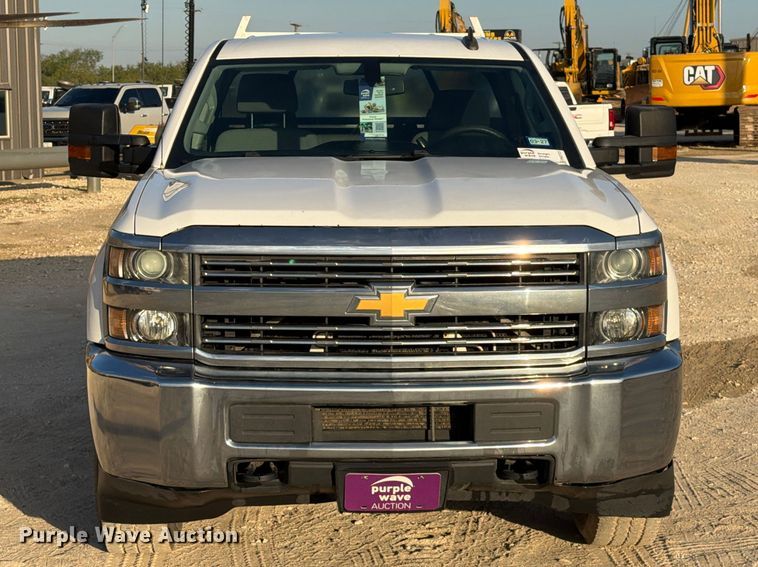 image for item FN3723 2017 Chevrolet Silverado 2500HD 4X4 Ext. Cab pickup truck