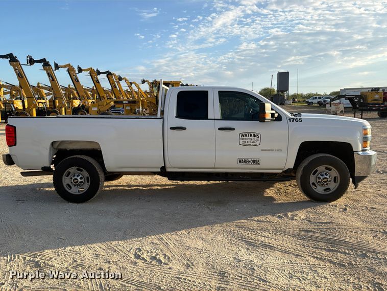 image for item FN3723 2017 Chevrolet Silverado 2500HD 4X4 Ext. Cab pickup truck