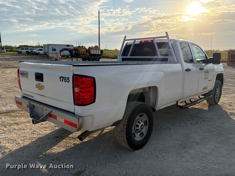image for item FN3723 2017 Chevrolet Silverado 2500HD 4X4 Ext. Cab pickup truck