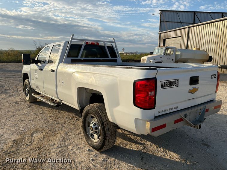 image for item FN3723 2017 Chevrolet Silverado 2500HD 4X4 Ext. Cab pickup truck