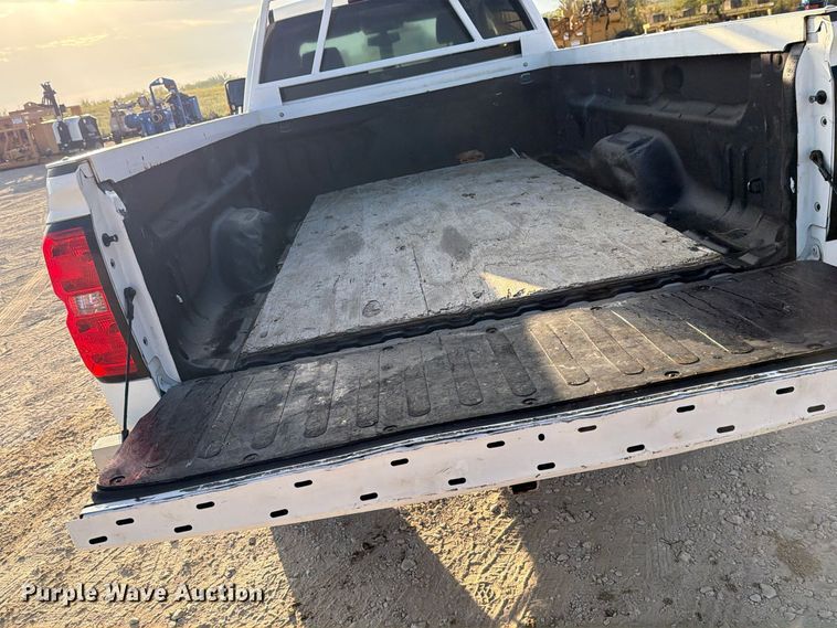 image for item FN3723 2017 Chevrolet Silverado 2500HD 4X4 Ext. Cab pickup truck