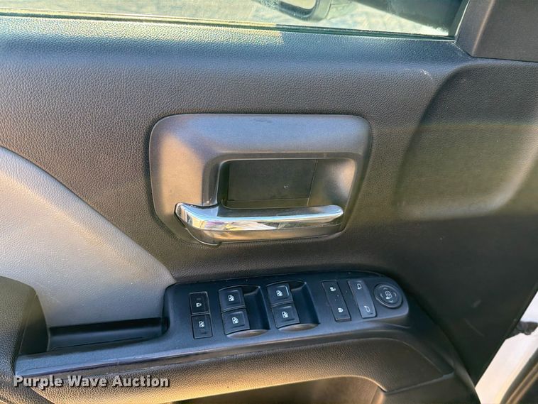 image for item FN3723 2017 Chevrolet Silverado 2500HD 4X4 Ext. Cab pickup truck
