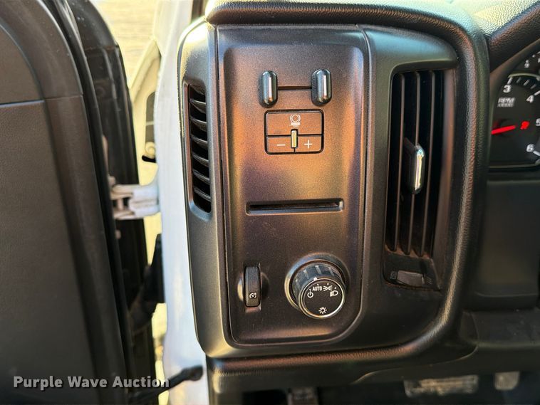 image for item FN3723 2017 Chevrolet Silverado 2500HD 4X4 Ext. Cab pickup truck