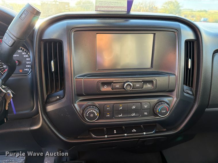 image for item FN3723 2017 Chevrolet Silverado 2500HD 4X4 Ext. Cab pickup truck