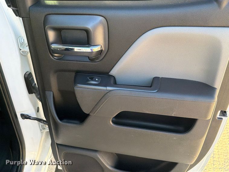 image for item FN3723 2017 Chevrolet Silverado 2500HD 4X4 Ext. Cab pickup truck