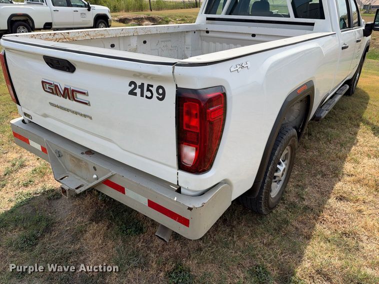 image for item FN3724 2021 GMC Sierra 2500 Crew Cab pickup truck