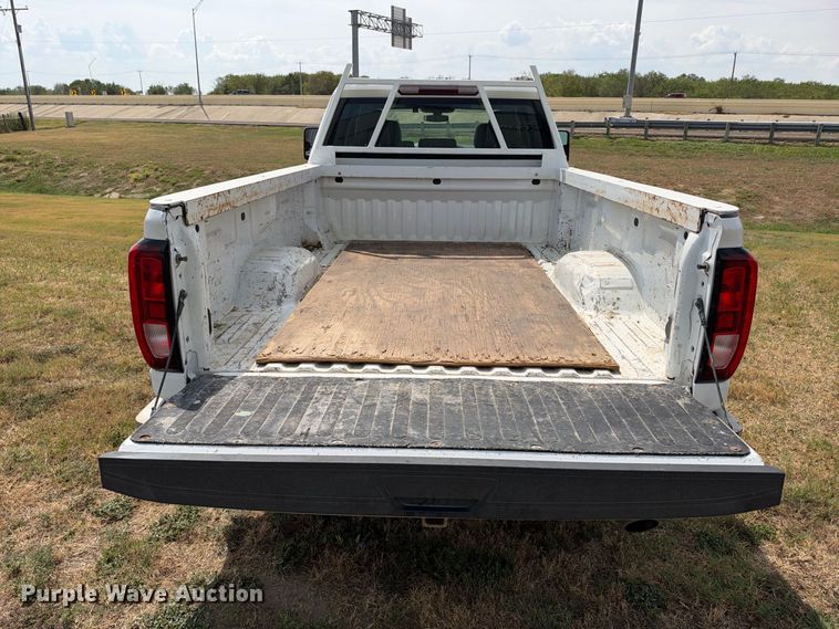 image for item FN3724 2021 GMC Sierra 2500 Crew Cab pickup truck
