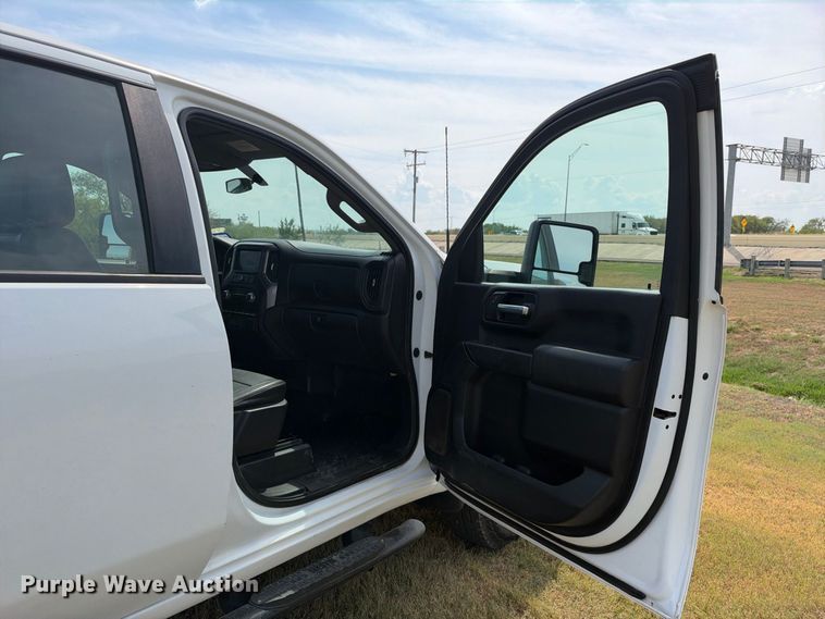 image for item FN3724 2021 GMC Sierra 2500 Crew Cab pickup truck