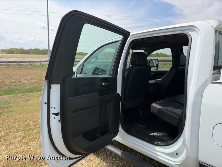 image for item FN3724 2021 GMC Sierra 2500 Crew Cab pickup truck