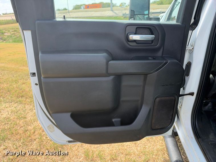 image for item FN3724 2021 GMC Sierra 2500 Crew Cab pickup truck