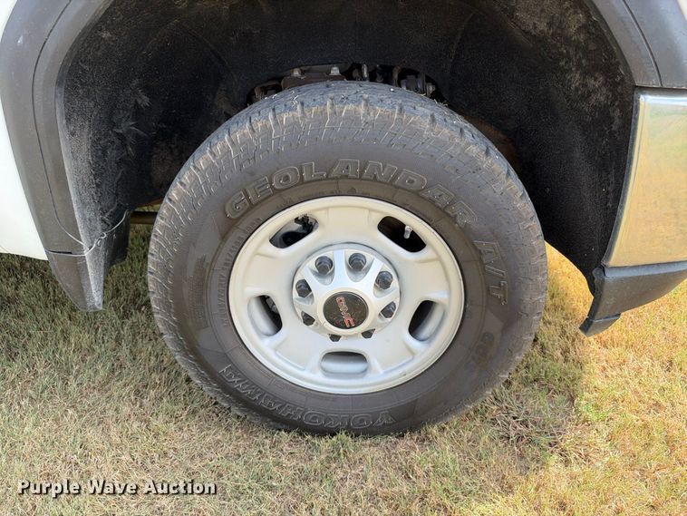 image for item FN3724 2021 GMC Sierra 2500 Crew Cab pickup truck