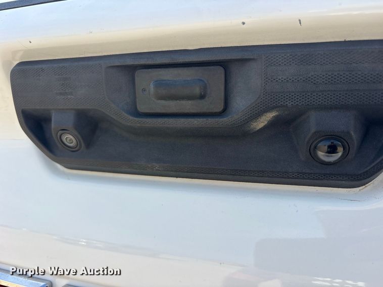 image for item FN3725 2021 GMC Sierra 2500 Crew Cab pickup truck