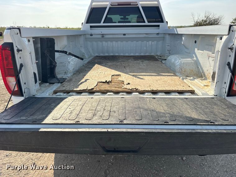 image for item FN3725 2021 GMC Sierra 2500 Crew Cab pickup truck