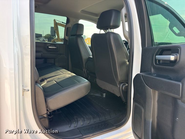 image for item FN3725 2021 GMC Sierra 2500 Crew Cab pickup truck