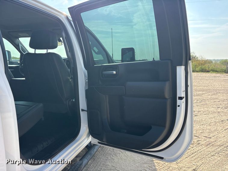 image for item FN3725 2021 GMC Sierra 2500 Crew Cab pickup truck