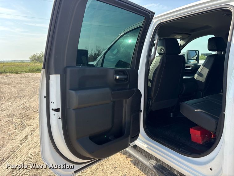 image for item FN3725 2021 GMC Sierra 2500 Crew Cab pickup truck