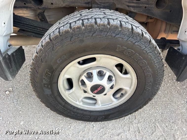 image for item FN3725 2021 GMC Sierra 2500 Crew Cab pickup truck