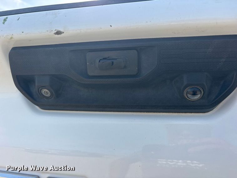 image for item FN3726 2022 GMC Sierra 2500 Crew Cab pickup truck