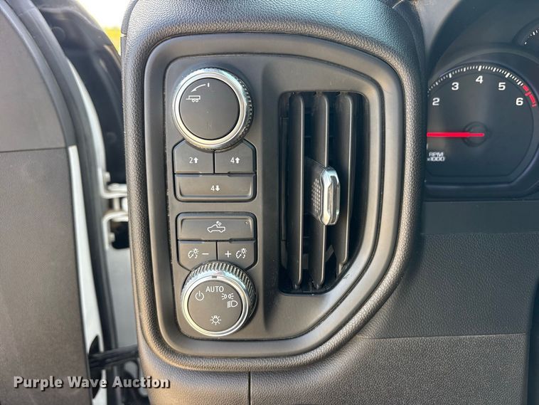 image for item FN3726 2022 GMC Sierra 2500 Crew Cab pickup truck