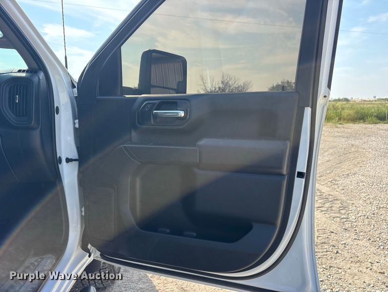 image for item FN3726 2022 GMC Sierra 2500 Crew Cab pickup truck