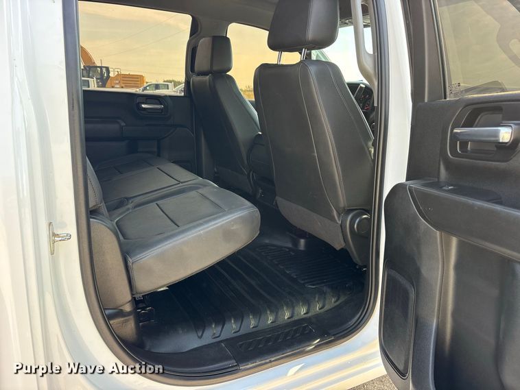 image for item FN3726 2022 GMC Sierra 2500 Crew Cab pickup truck