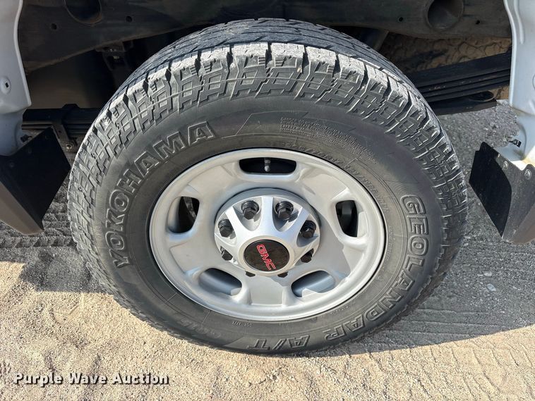 image for item FN3726 2022 GMC Sierra 2500 Crew Cab pickup truck
