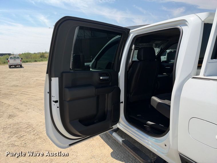 image for item FN3727 2021 GMC Sierra 2500 Crew Cab pickup truck