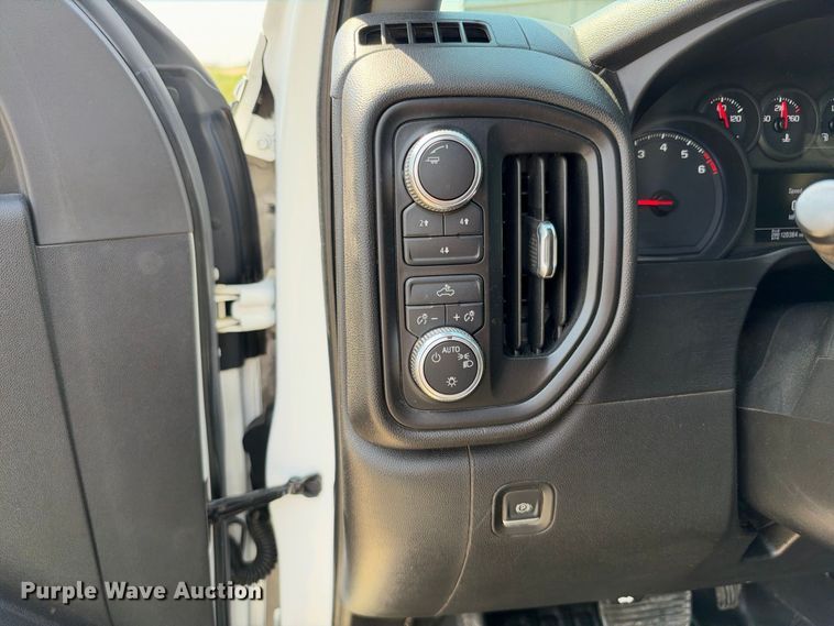 image for item FN3728 2021 GMC Sierra 2500 Crew Cab pickup truck