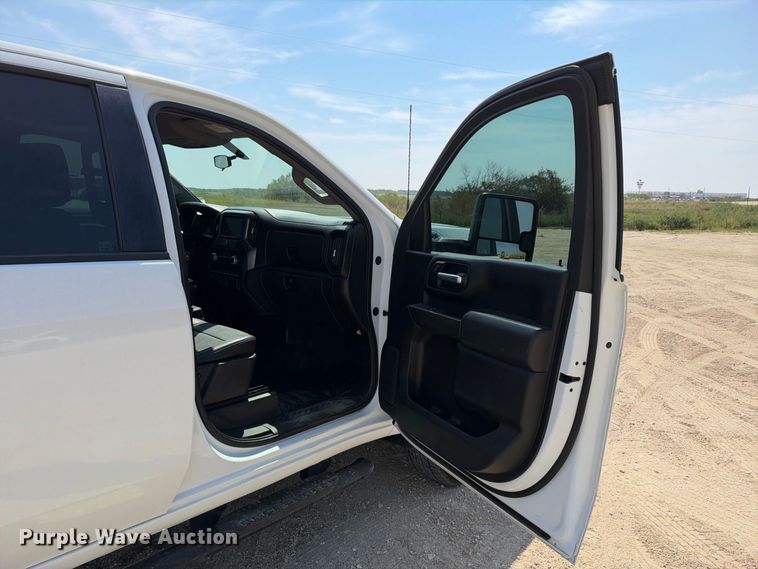 image for item FN3728 2021 GMC Sierra 2500 Crew Cab pickup truck
