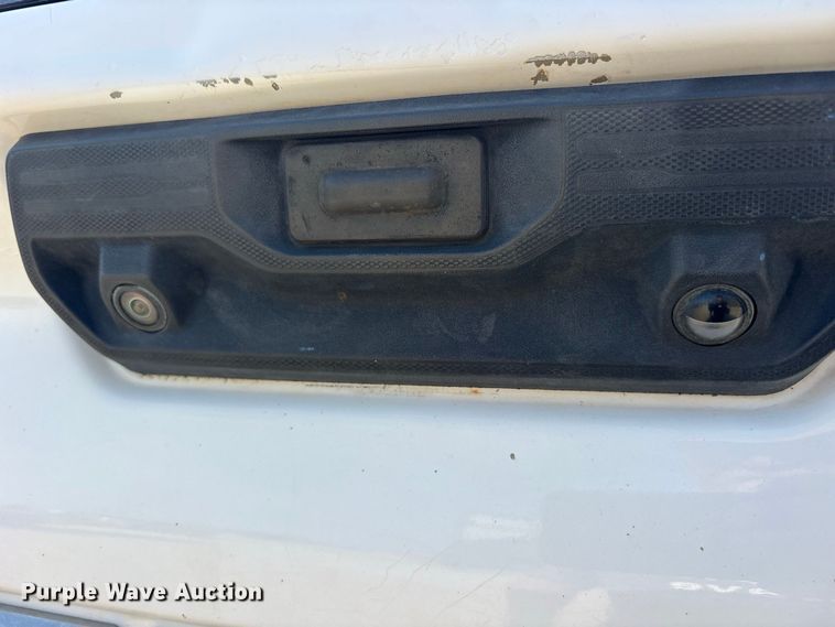 image for item FN3729 2021 GMC Sierra 2500 Crew Cab pickup truck