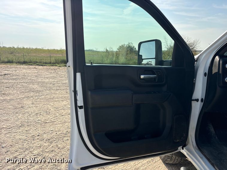 image for item FN3729 2021 GMC Sierra 2500 Crew Cab pickup truck