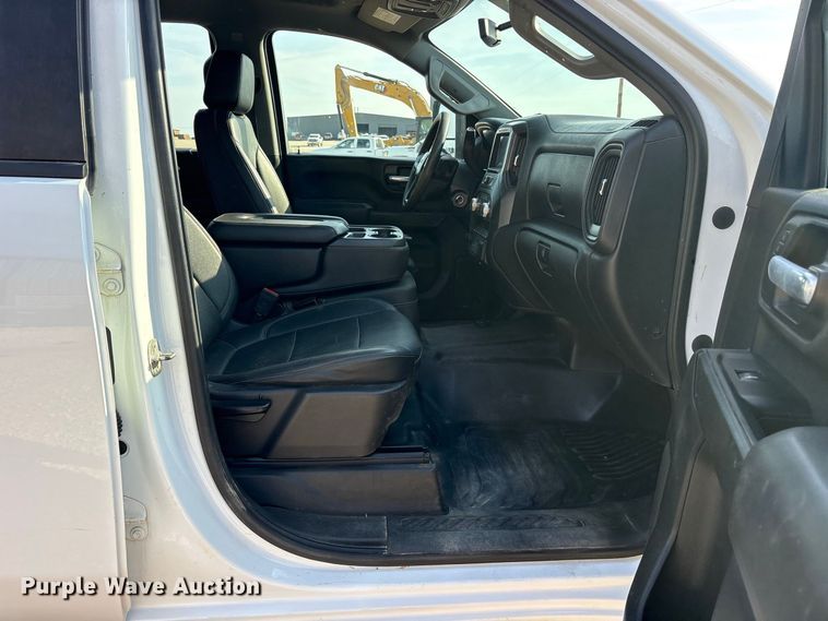 image for item FN3729 2021 GMC Sierra 2500 Crew Cab pickup truck