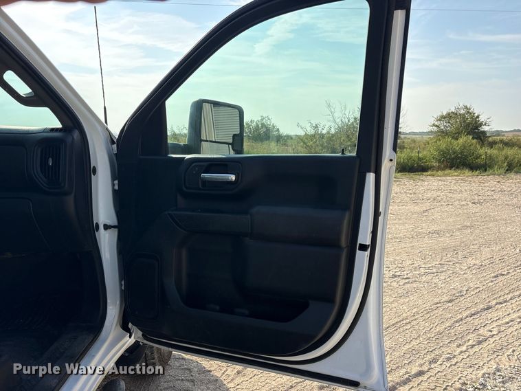 image for item FN3729 2021 GMC Sierra 2500 Crew Cab pickup truck