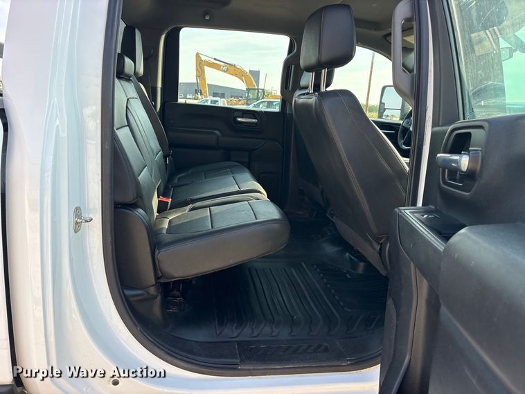 image for item FN3729 2021 GMC Sierra 2500 Crew Cab pickup truck